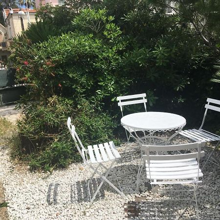 Cozy House With Parking And Garden Apartment Ница Екстериор снимка